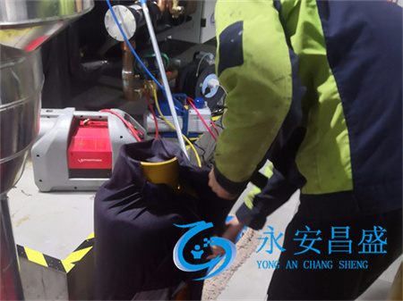 公司中央空調空氣壓縮機維修與故障排除，保障系統高效穩定運行